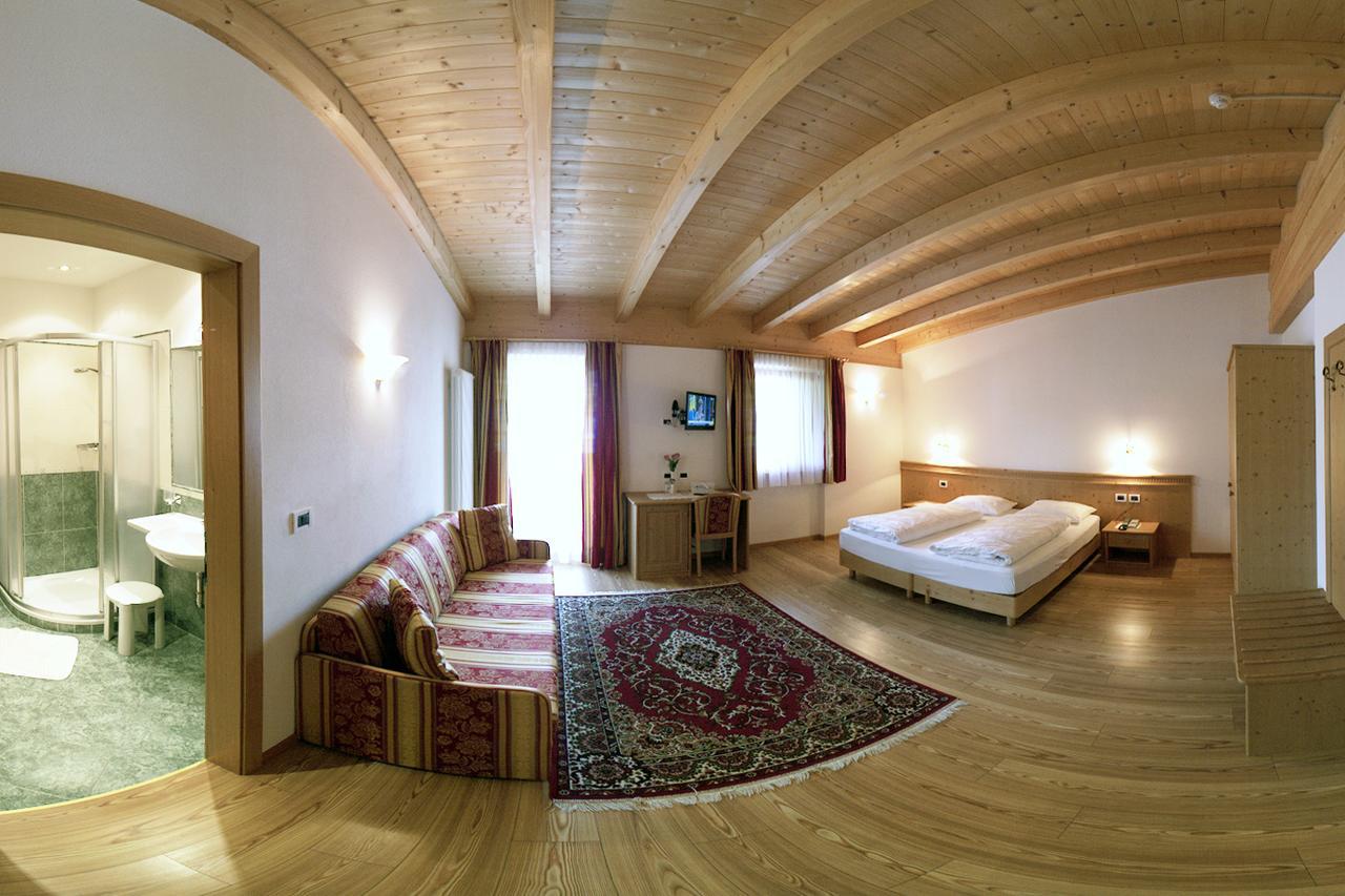 Hotel Resa Blancia San Vigilio Di Marebbe Exterior photo