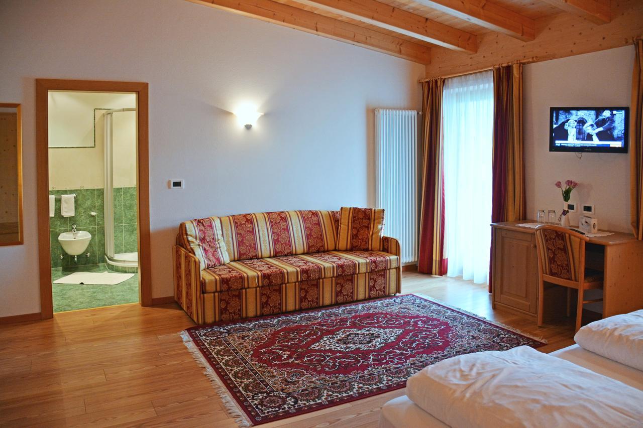 Hotel Resa Blancia San Vigilio Di Marebbe Exterior photo