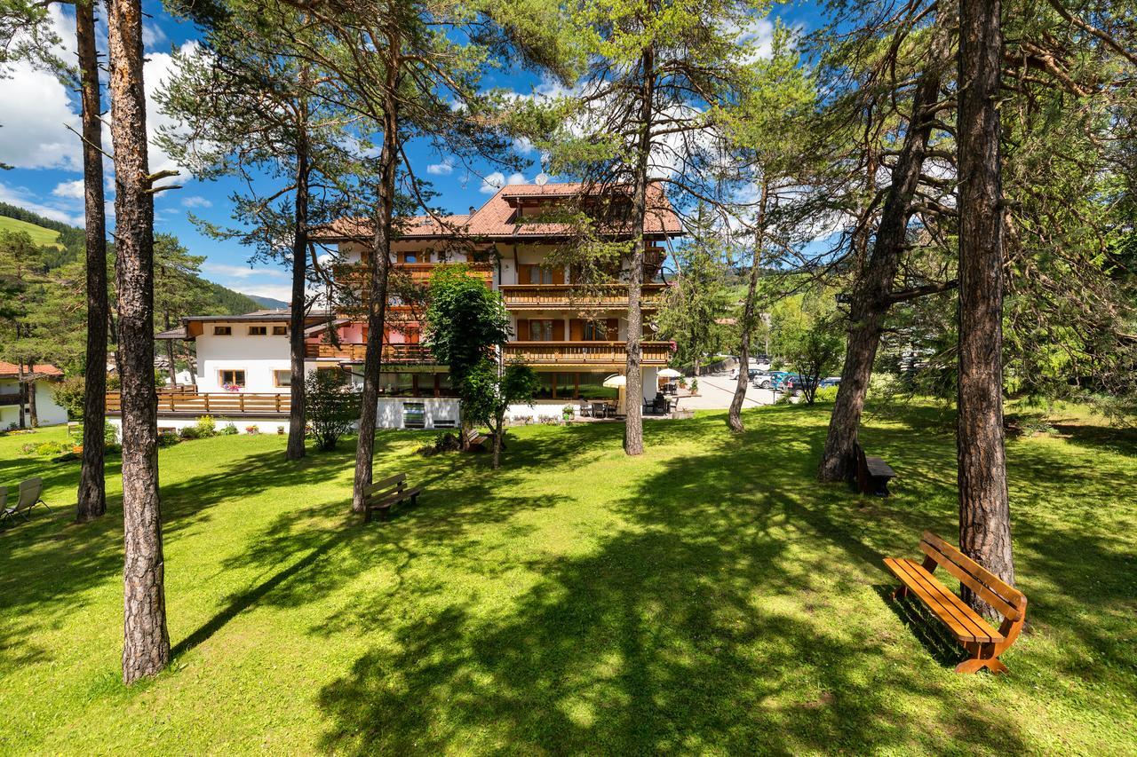 Hotel Resa Blancia San Vigilio Di Marebbe Exterior photo